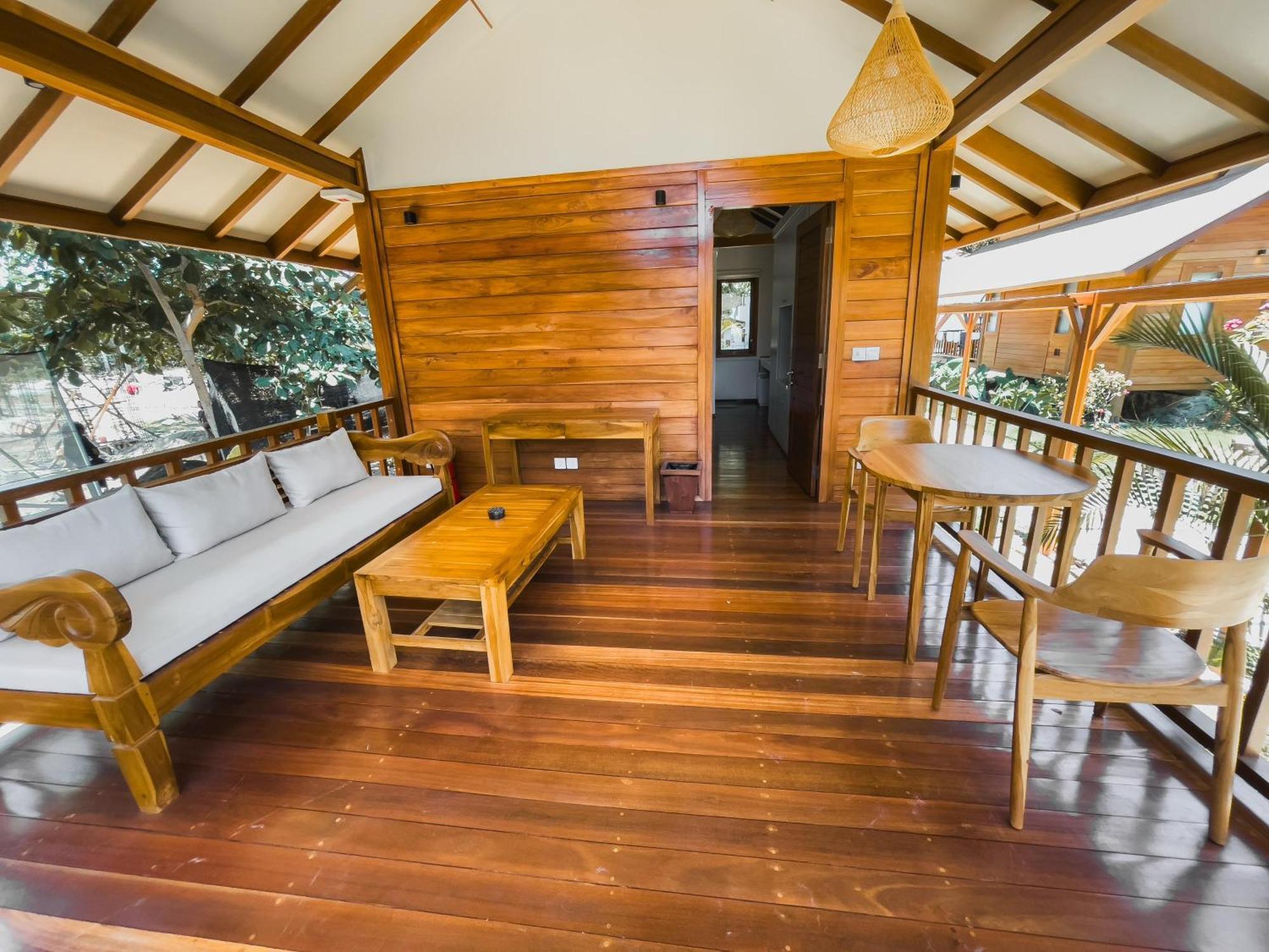 Tropik Resort Lombok Selong Belanak Exterior photo